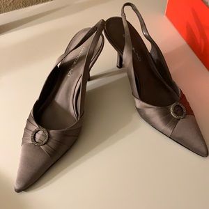 Gray Bandolino size 7.5